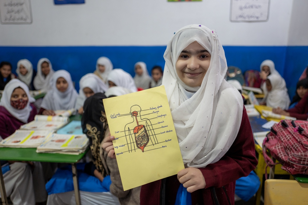 Mehreem Hashim, 12, in science class. She's in grade 6 in the afternoon school program for girls at the Government Girls Primary School Nishtar Colony, Lahore, Pakistan. Credit: GPE/Sebastian Rich